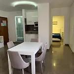 Mondo Suites Apartments