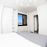Appartement Mondo Suites Apartments *