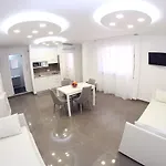 Mondo Suites Apartments * Napels