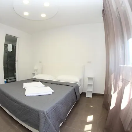 Mondo Suites Apartments Nápoles