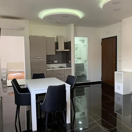 Mondo Suites Apartments * Νάπολη