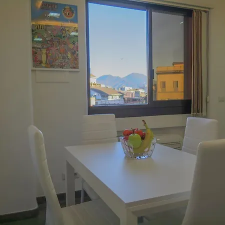 Mondo Suites Apartments * Νάπολη