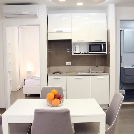 Mondo Suites Apartments Νάπολη