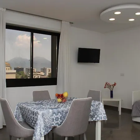 아파트 Mondo Suites Apartments *