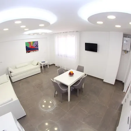 Mondo Suites Apartments * Naples